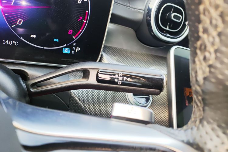 奔驰C级 2022款 C 200 L 运动版中控内饰18