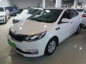 起亚K2 2015款 三厢 1.4L MT GLS