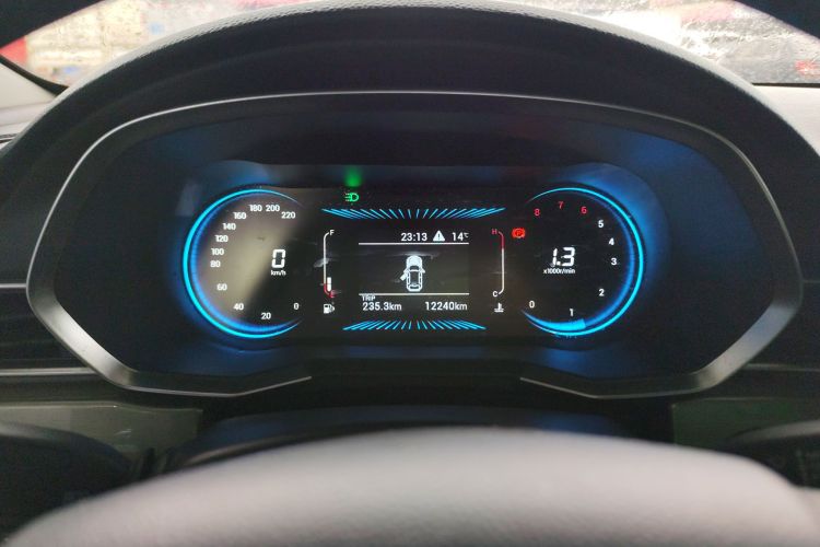 捷途X70 2023款 1.5T 手动超越版 7座中控内饰14