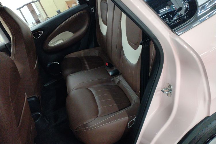 五菱汽车 五菱缤果 2023款 410km 灵犀尊享款中控内饰7004