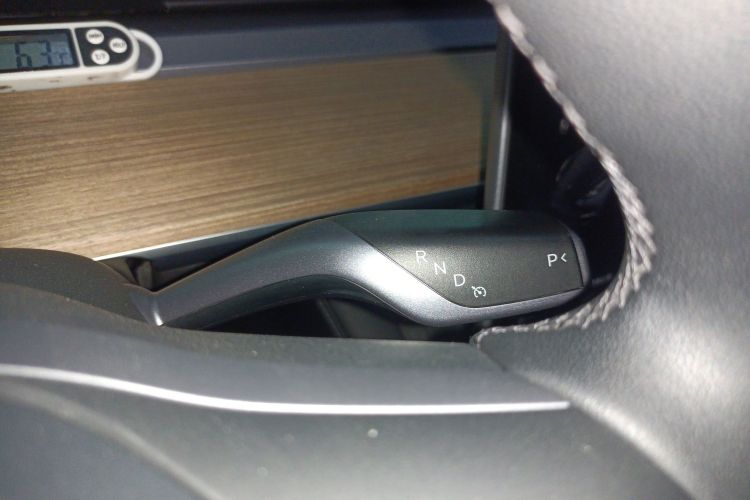 特斯拉 Model Y 2022款 Performance高性能全轮驱动版中控内饰18