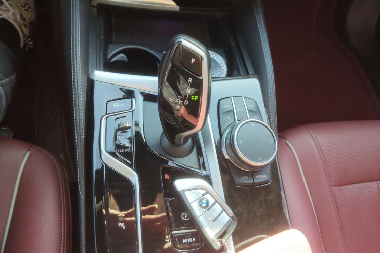 宝马5系 2021款 改款 525Li M运动套装中控内饰18