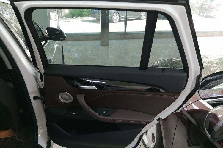 宝马X1 2022款 sDrive25Li 领先型中控内饰7006