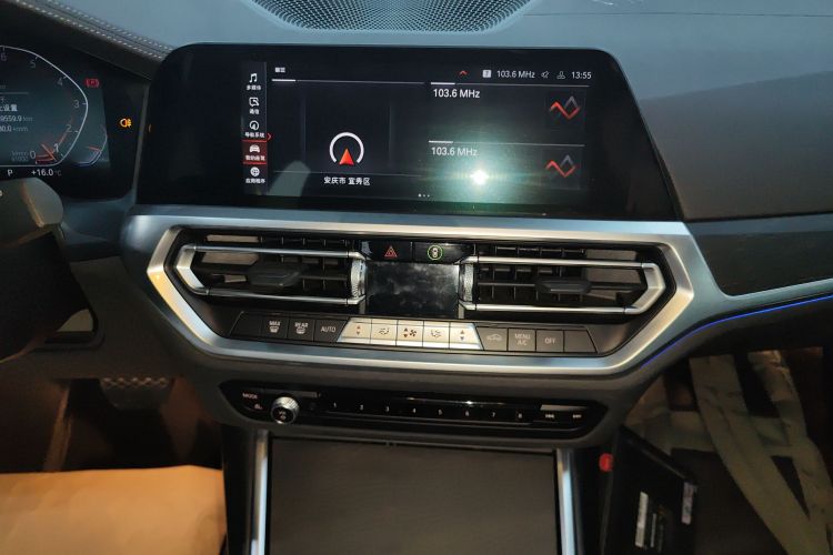 宝马3系 2022款 325i M运动套装中控内饰16