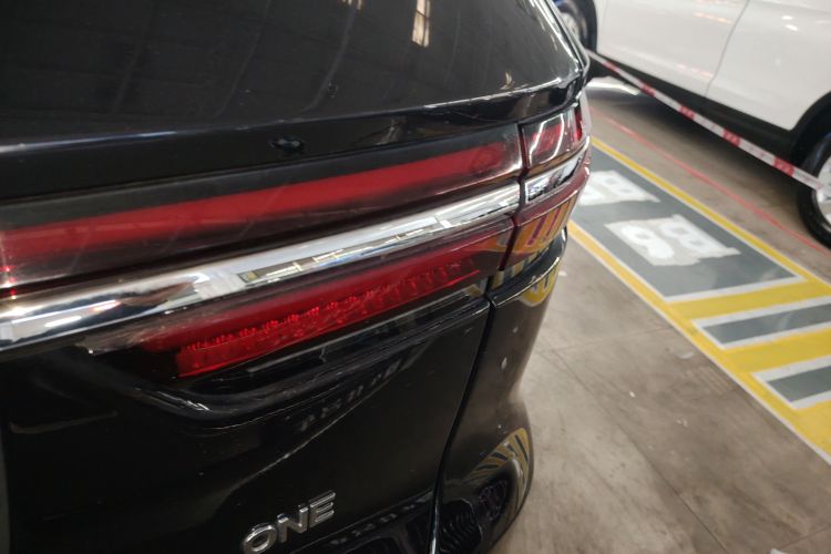 理想汽车 理想ONE 2020款 增程6座版车身外观6006