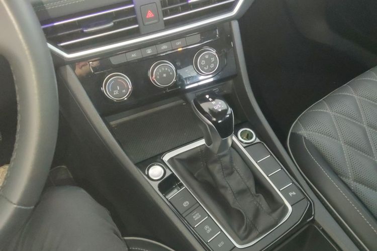 大众 速腾 2023款 300TSI DSG超越版中控内饰18