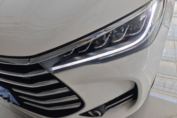 比亚迪 宋MAX 2018款 1.5T 自动智联豪华型 6座车身外观36