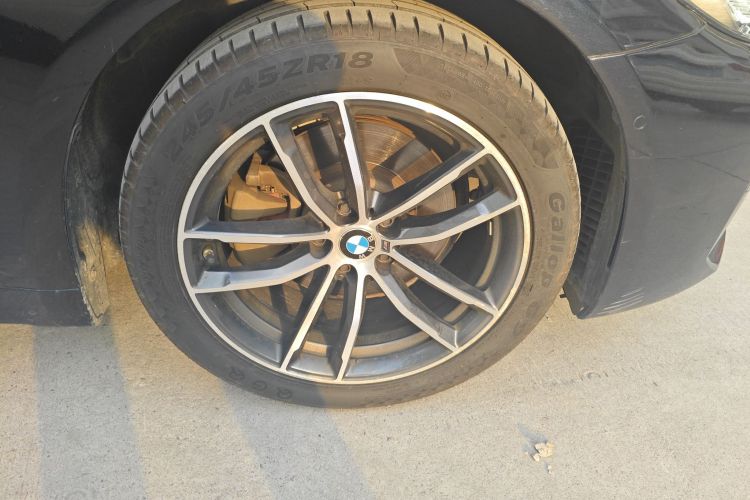 宝马5系 2022款 改款 525Li M运动套装车身外观10