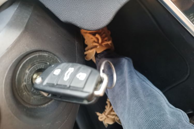 奇瑞 艾瑞泽GX 2018款 1.5T CVT劲色版 国V中控内饰11