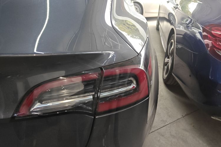 特斯拉 Model 3 2019款 标准续航后驱升级版车身外观6006