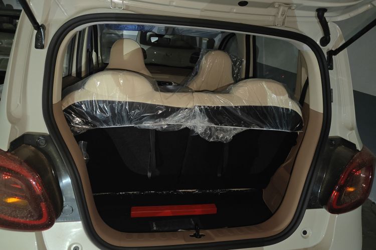 五菱汽车 宏光MINIEV 2025款 四门版 进阶款机舱底盘23