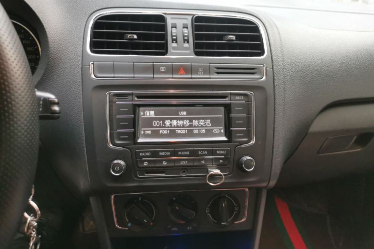 大众 Polo 2014款 1.4L 自动舒适版中控内饰16