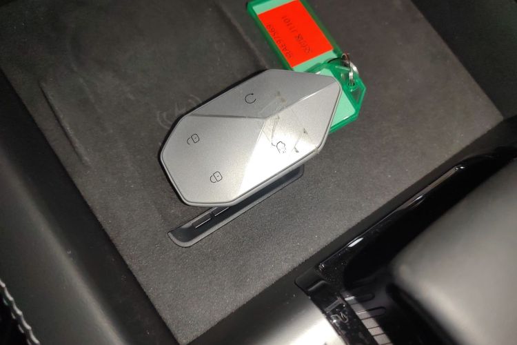 方程豹 钛3 2025款 501KM 四驱智驾Max版中控内饰7001