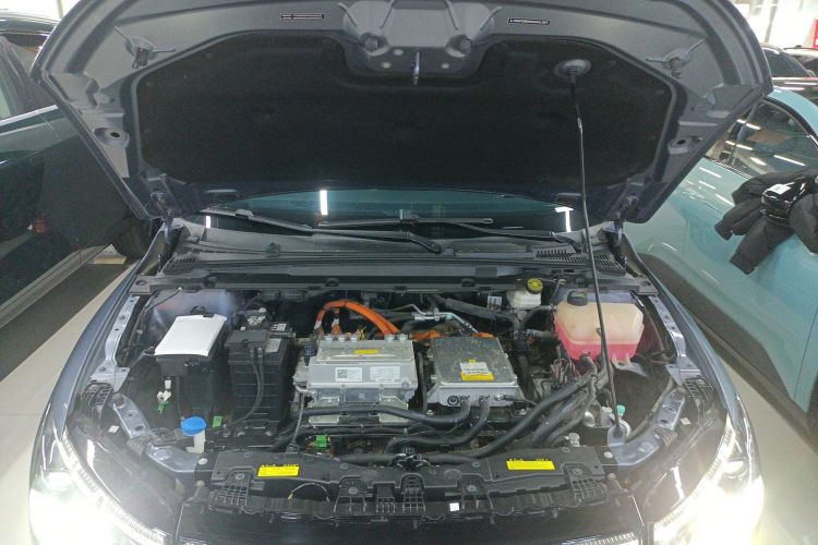 小鹏P5 2021款 550E机舱底盘24