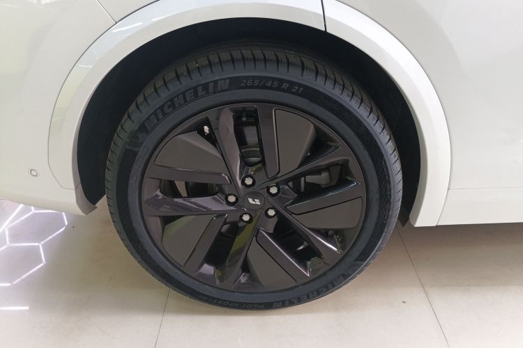 理想汽车 理想L7 2023款 Pro车身外观6008