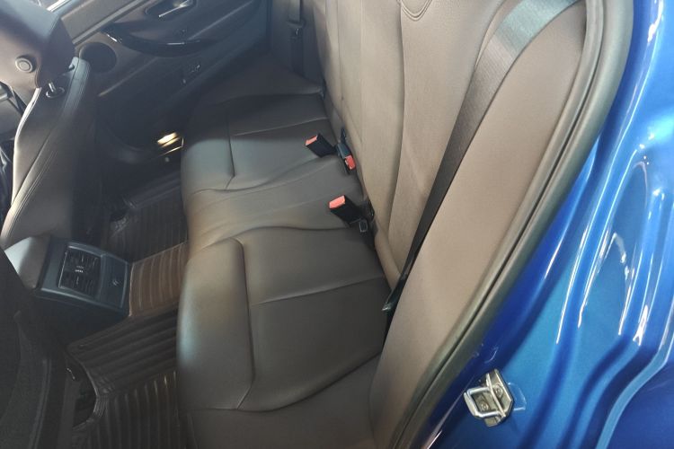 宝马3系 2019款 320Li M运动套装中控内饰7004