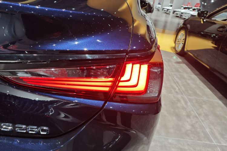 雷克萨斯ES 2022款 200 卓越版车身外观6006