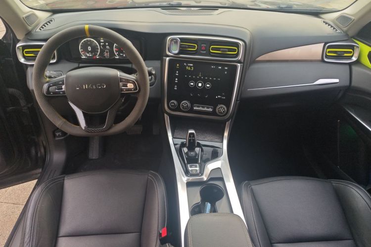 领克01 2017款 2.0T 两驱型Pro版中控内饰12