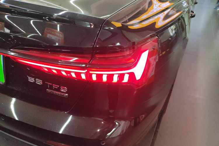 奥迪A6L 2020款 55 TFSI quattro 尊享动感型车身外观9