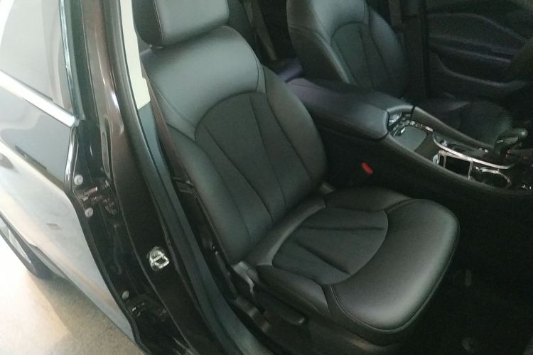 别克 昂科威 2020款 20T 两驱领先型中控内饰41