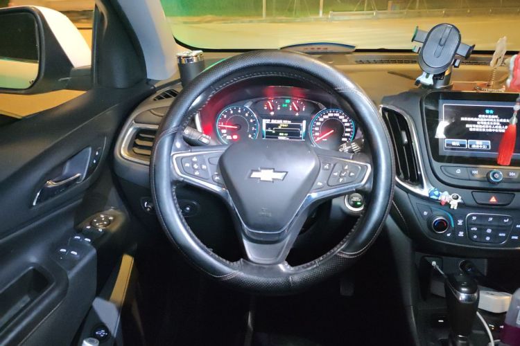 雪佛兰 探界者 2017款 550T 自动四驱捍界版局部细节13