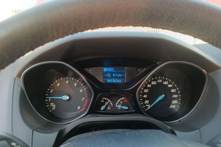 福特 福克斯 2012款 三厢 1.6L 自动风尚型中控内饰14