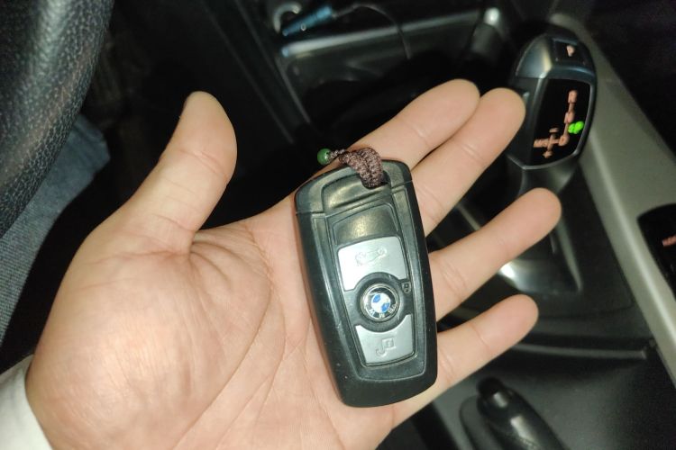 宝马3系 2014款 320Li 时尚型中控内饰7001