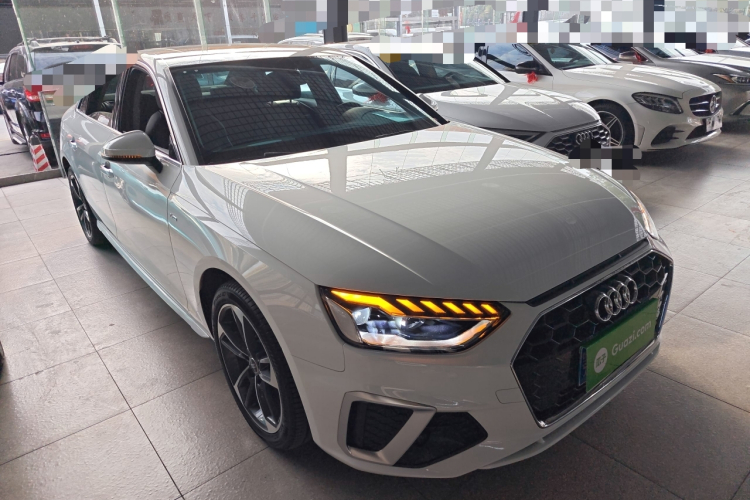 奥迪A4L 2023款 40 TFSI 时尚动感型车身外观6002