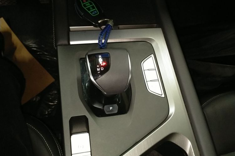 捷途X70S 2023款 1.5T DCT荣耀版 7座中控内饰18