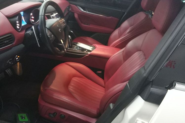 玛莎拉蒂 Levante 2019款 3.0T 标准版 国VI中控内饰19