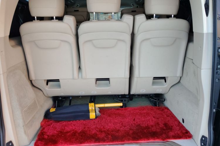 奔驰V级 2021款 V 260 L 长轴距尊贵版中控内饰23