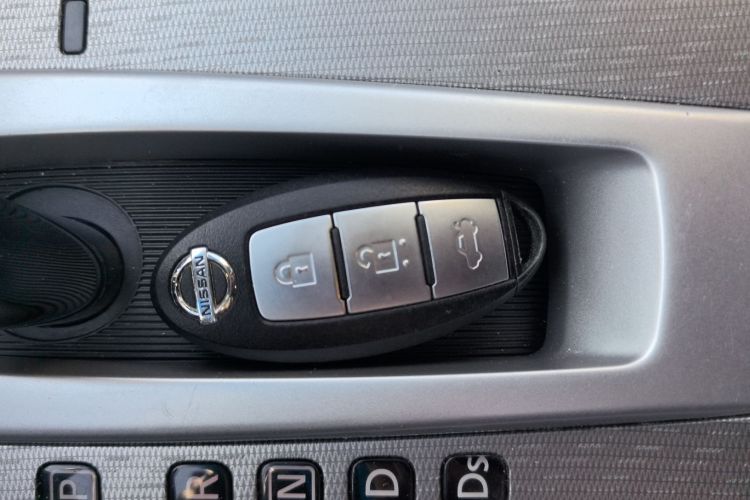 日产 天籁 2016款 改款 2.0L XL舒适版中控内饰11