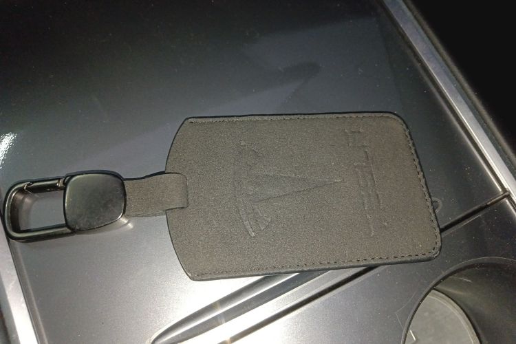 特斯拉 Model Y 2021款 长续航全轮驱动版中控内饰7001