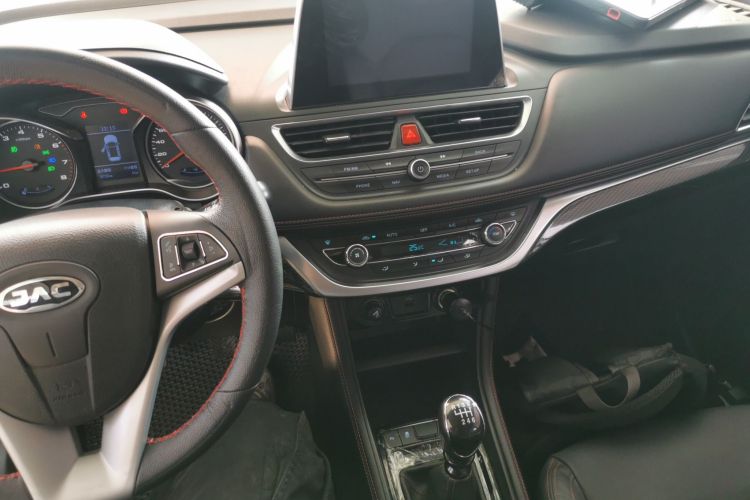 江汽集团 瑞风S3 2018款 定制版 1.5L 手动豪华智能型中控内饰12