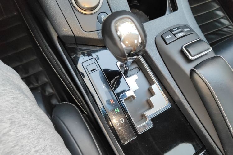 雷克萨斯ES 2013款 250 精英版中控内饰18