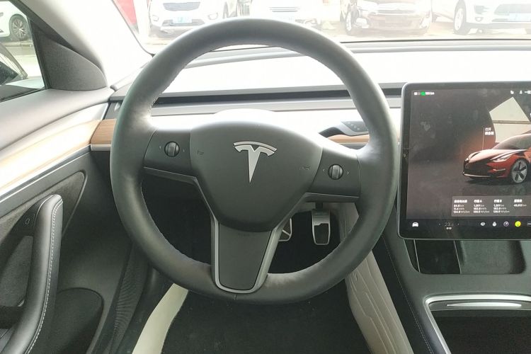 特斯拉 Model 3 2022款 后轮驱动版中控内饰13