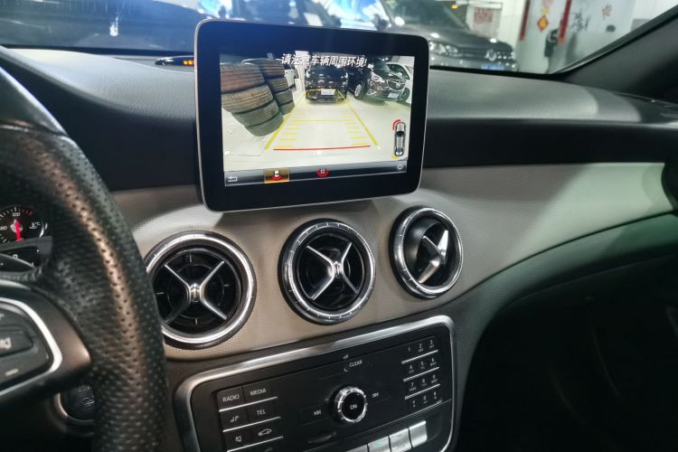奔驰CLA 2019款 CLA 200 动感型中控内饰16