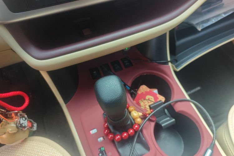 丰田 汉兰达 2017款 2.0T 四驱精英版 7座中控内饰18