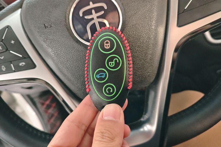 比亚迪 宋MAX 2019款 1.5T 自动智联睿逸型 7座 国V中控内饰7001