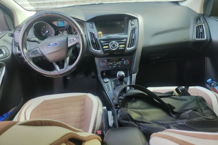 福特 福克斯 2017款 三厢 1.6L 手动风尚型智行版中控内饰12