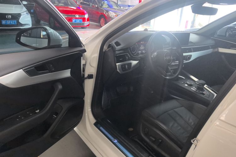 奥迪A4L 2019款 40 TFSI 时尚型 国V中控内饰20