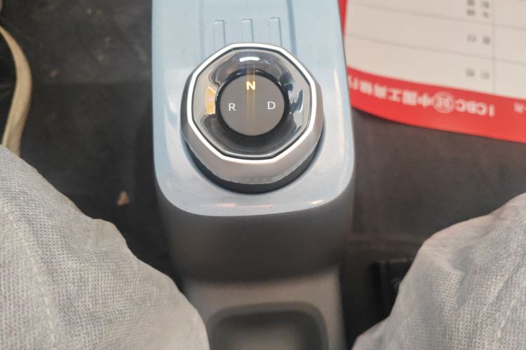 吉利银河 2024款 熊猫mini 200km 耐力熊中控内饰18