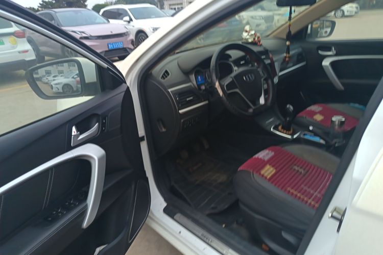 吉利汽车 帝豪 2017款 三厢百万款 1.5L 手动向上版中控内饰20