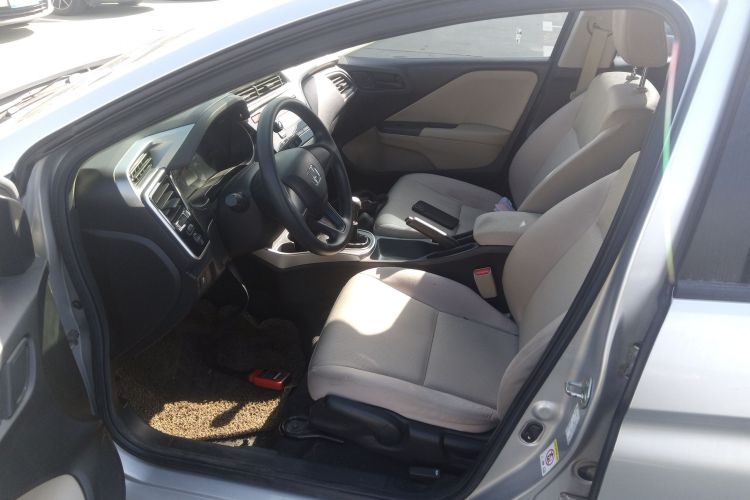 本田 锋范 2015款 1.5L 手动豪华版中控内饰19