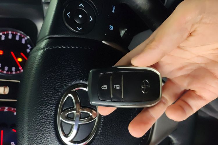 丰田 RAV4荣放 2018款 2.5L 自动四驱精英i版中控内饰11