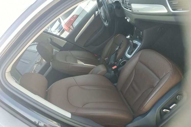 奥迪Q3 2017款 35 TFSI quattro 全时四驱风尚型局部细节41