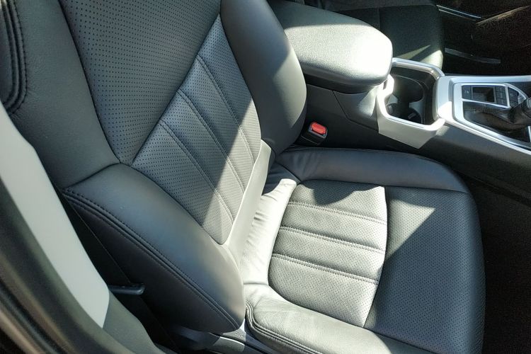 丰田 RAV4荣放 2020款 双擎  2.5L E-CVT两驱精英版局部细节41