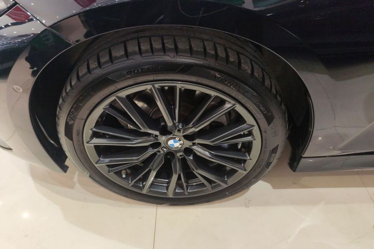 宝马3系 2024款 325Li M运动曜夜套装车身外观6007