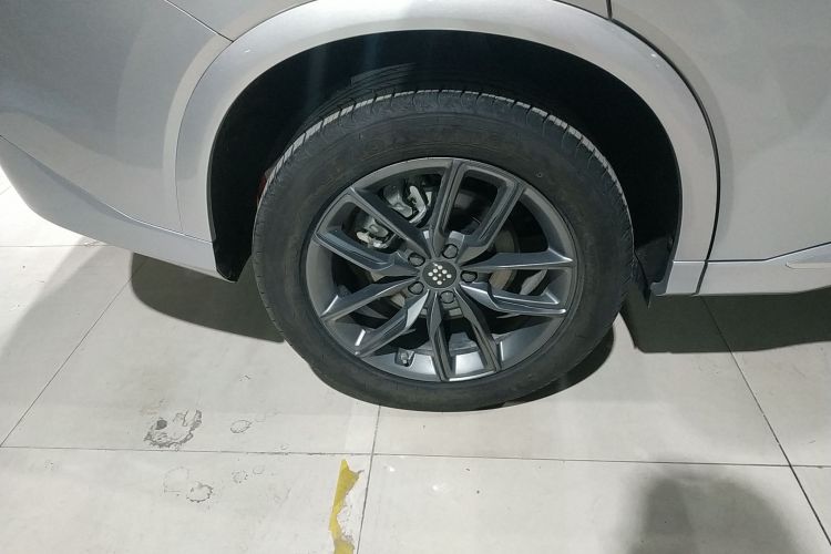 蓝电E5 2023款 1.5L DE-i 100KM畅享型 5座车身外观6008