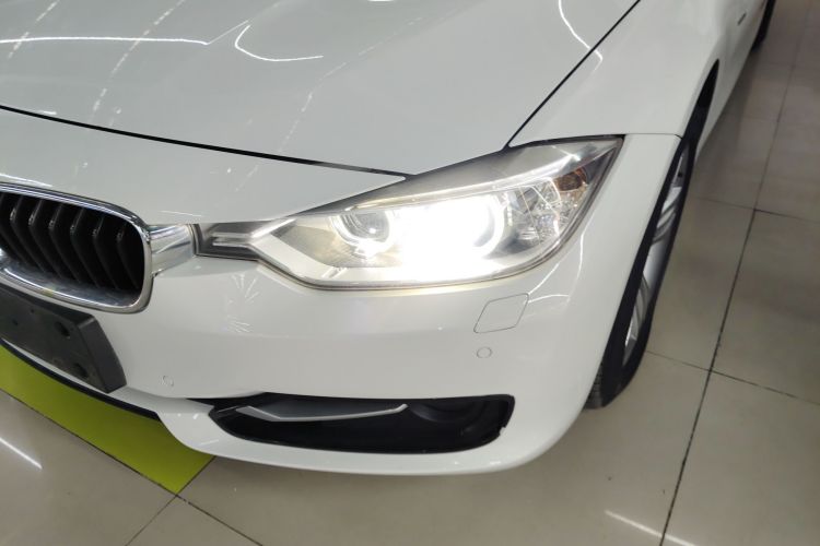 宝马3系 2014款 328i 运动设计套装局部细节36